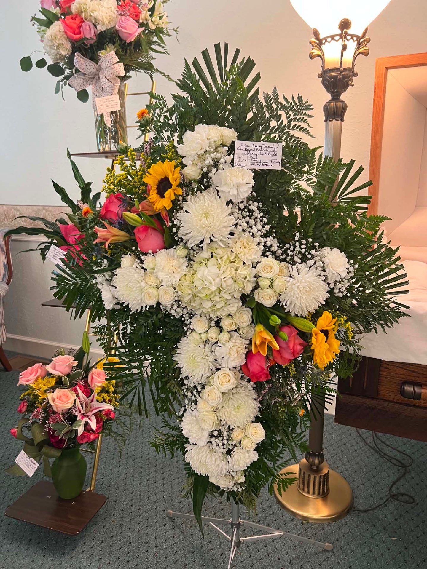 Memorial arrangement