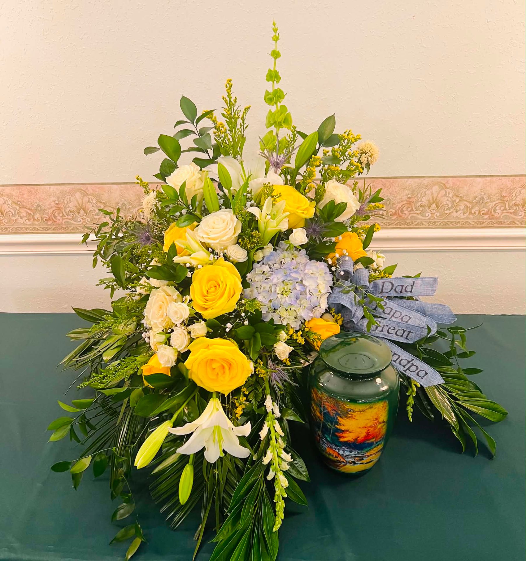 Memorial arrangement