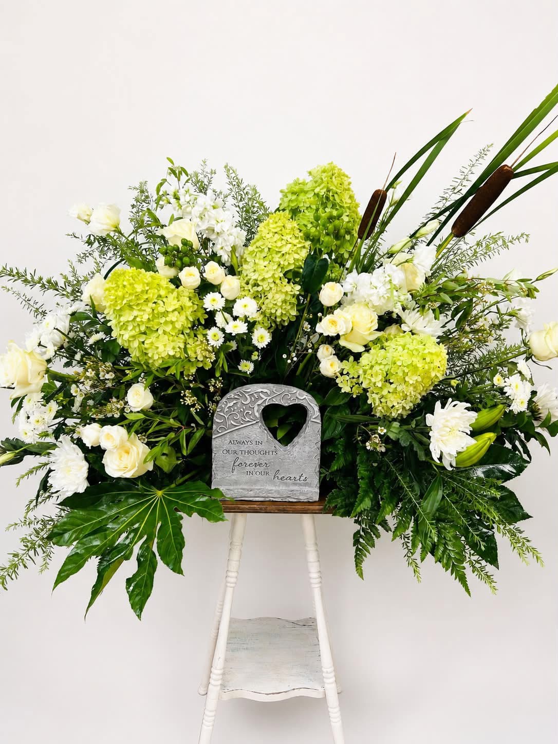 Memorial arrangement