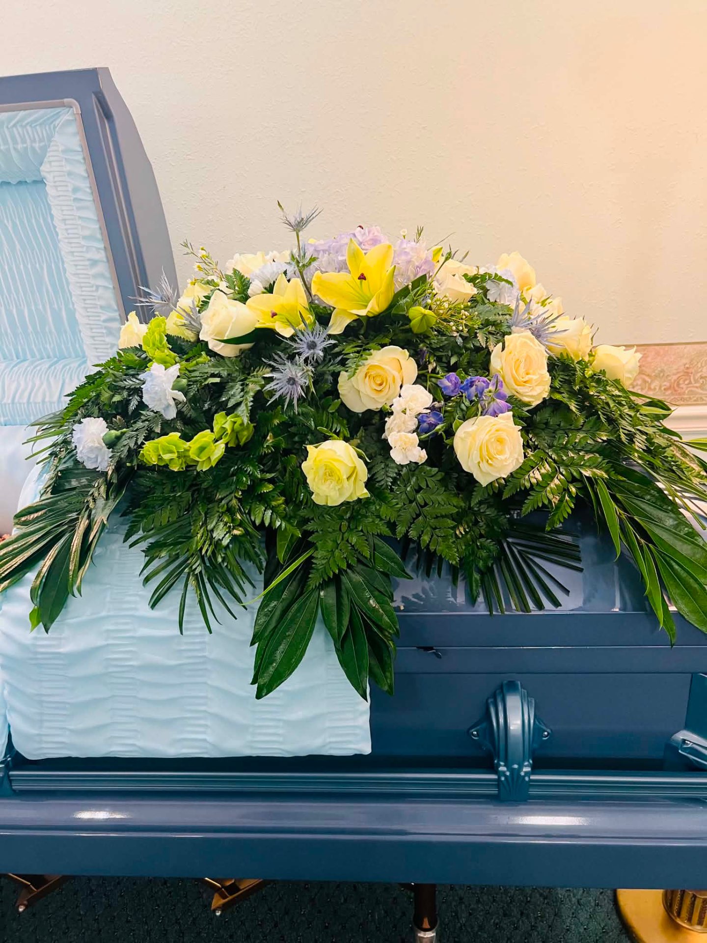 Memorial arrangement
