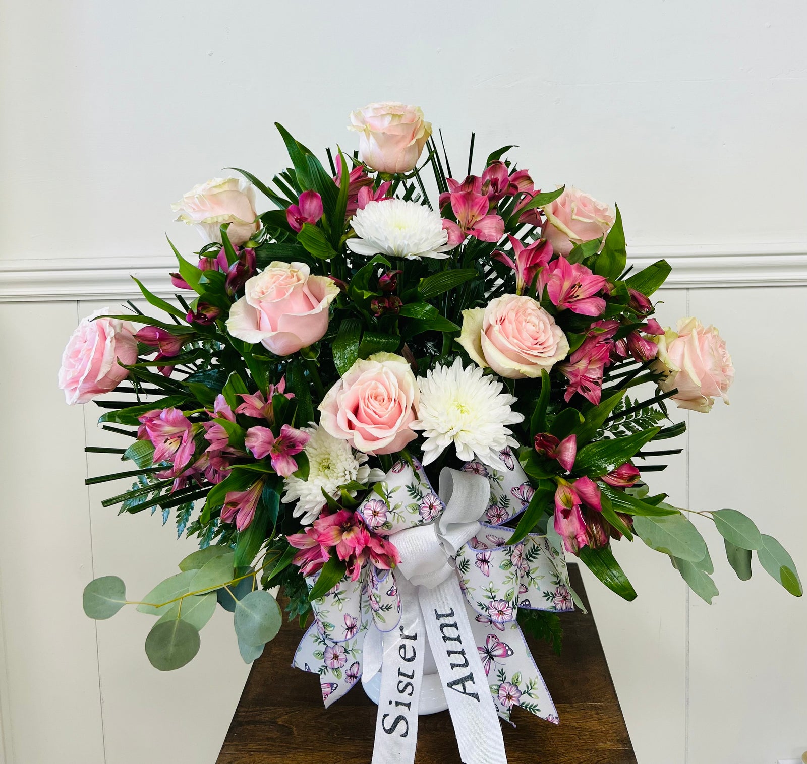 Memorial arrangement