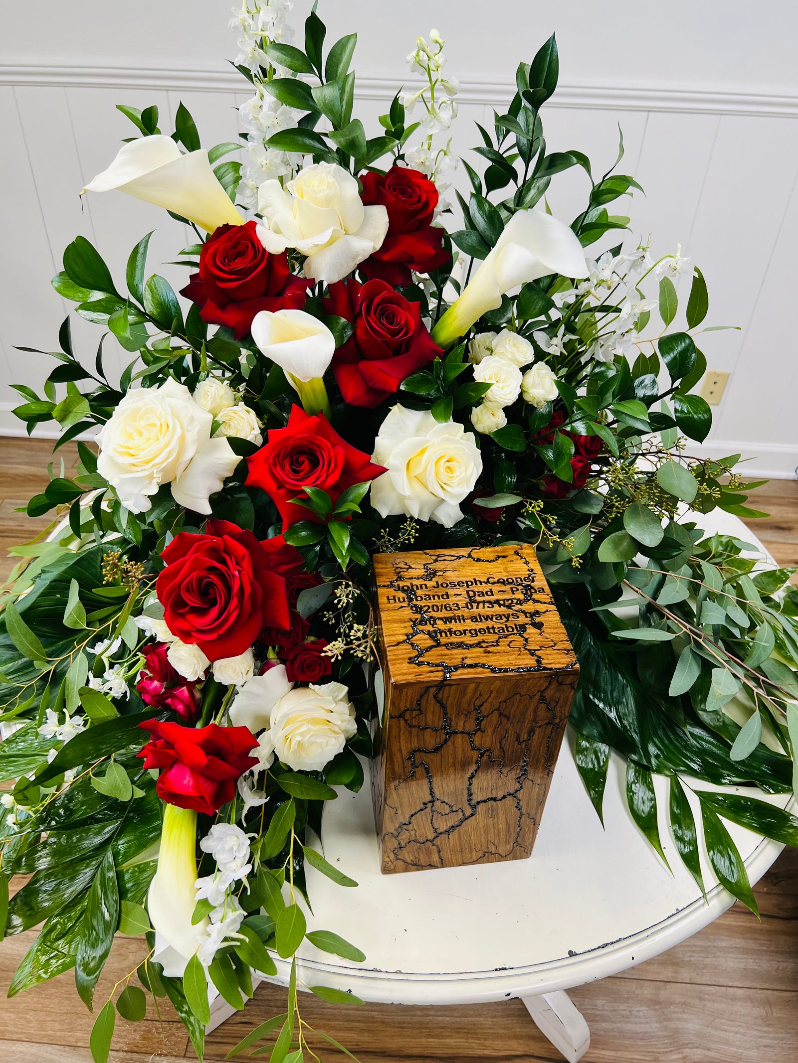 Memorial arrangement